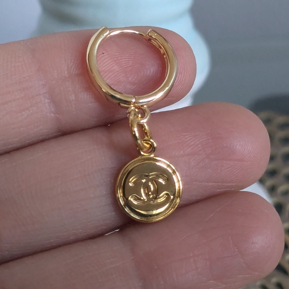 Chanel - Picture 10 of 10